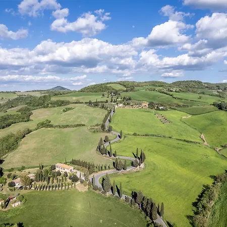 In The Historical Village With Garden Pienza, Siena * Monticchiello
